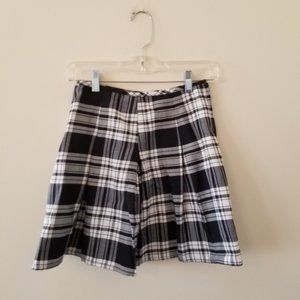 Girl's Freeze Frame Black and White Plaid Pleated Skirt